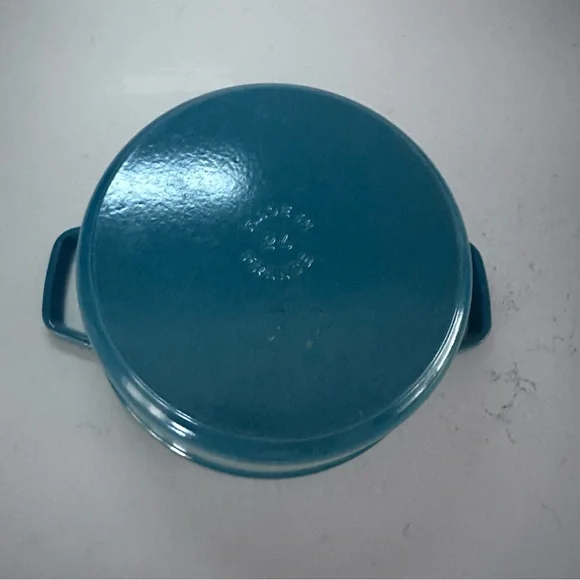 Le Creuset STAUB #24 4qt 9-3/8” Cast Iron Dutch Oven Turquoise - Made In France - Picture 4 of 8